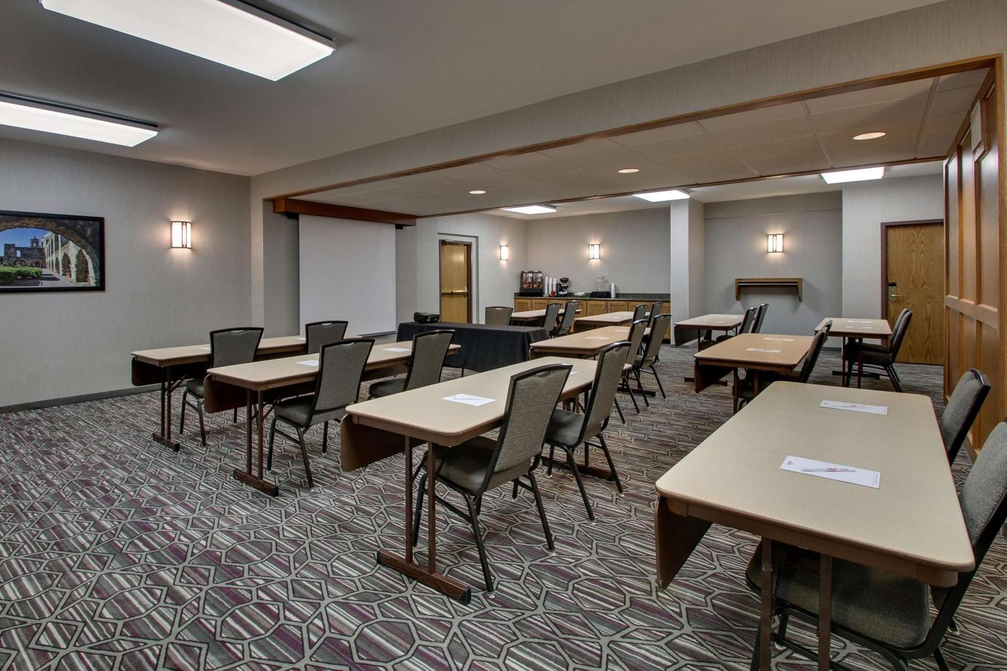 Drury Plaza Hotel San Antonio Airport エクステリア 写真