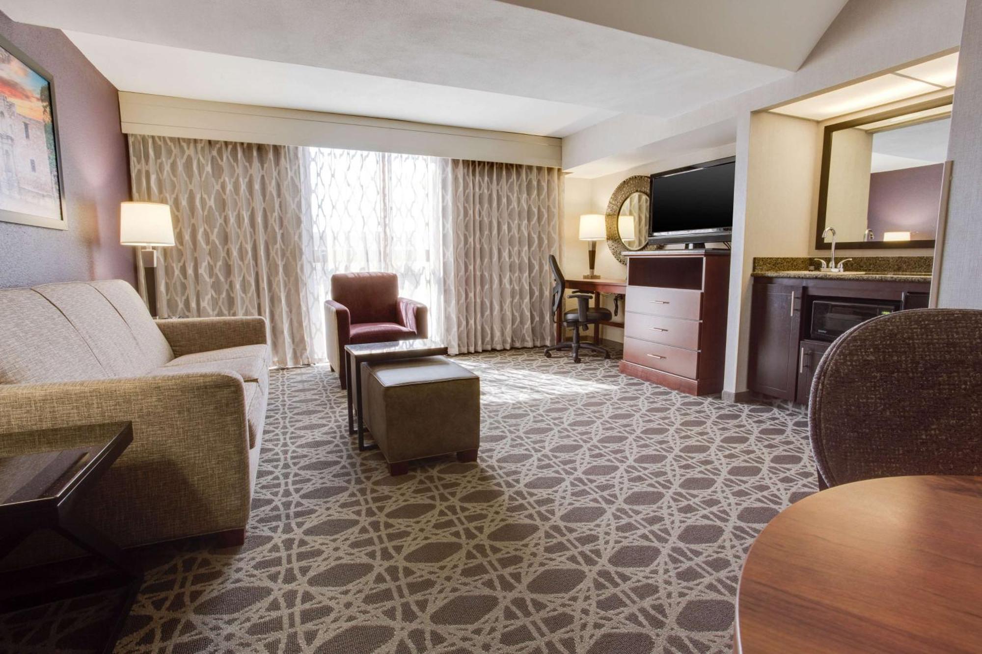 Drury Plaza Hotel San Antonio Airport エクステリア 写真